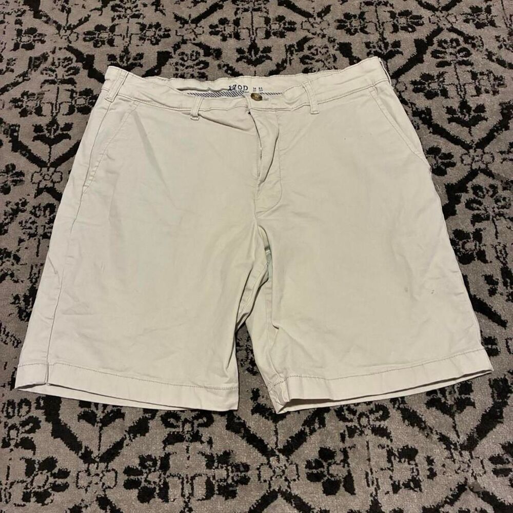 Izod Men's Cream and White Shorts
